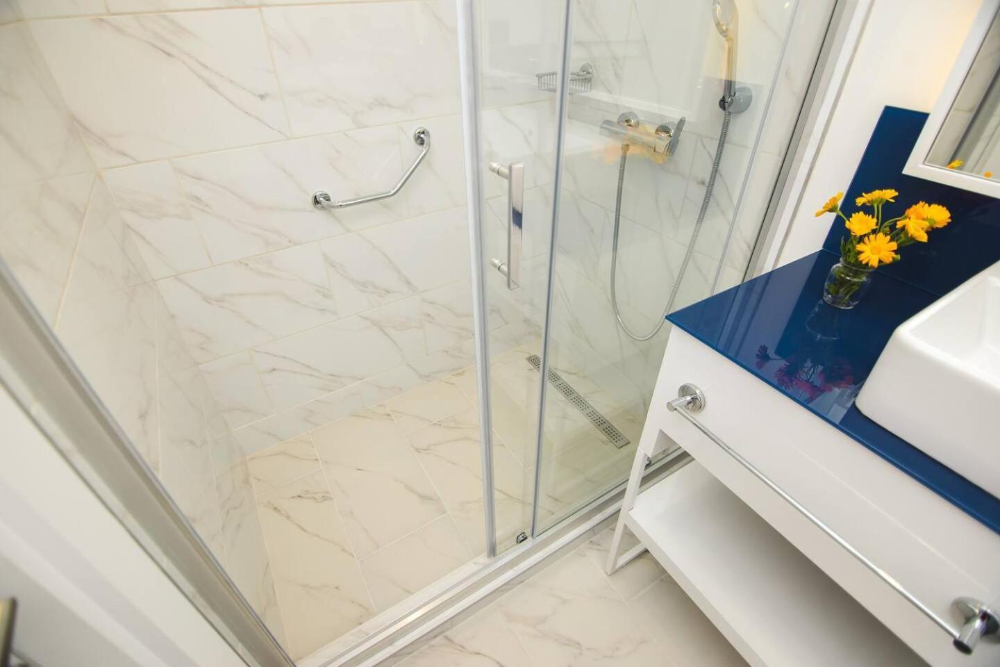 ホテル Orbi City バトゥーミ エクステリア 写真